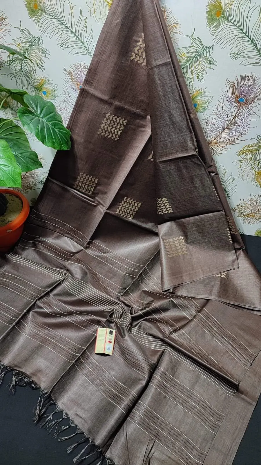 Elegant Kota Viscose Silk Saree with Intricate Square Boota Weave